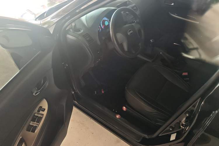 Used BYD L3 2015 Energy-Efficient Model 1.5L Manual Comfort Edition Driver Seat