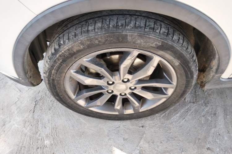 Used Land X2 2017 1.6L Manual Sharp Edition
