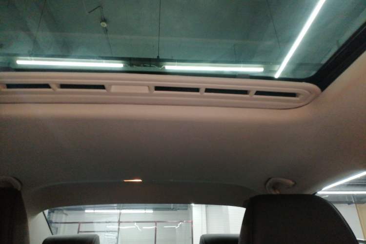 Used Volkswagen Sagitar 2017 230TSI Automatic Comfort Version
