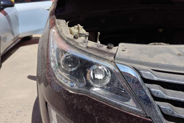 Used Baojun 560 2016 1.8L Manual Comfort Edition Right Front Headlight