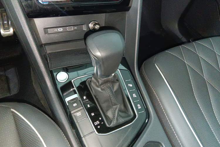 Used Volkswagen Tiguan L 2023 330TSI Automatic Two-Wheel Drive R-Line Enjoyment Edition