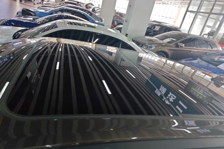 Used ORA Good Cat 2022 Morandi Edition 400km Standard Range Premium Version Lithium-Ion Battery
