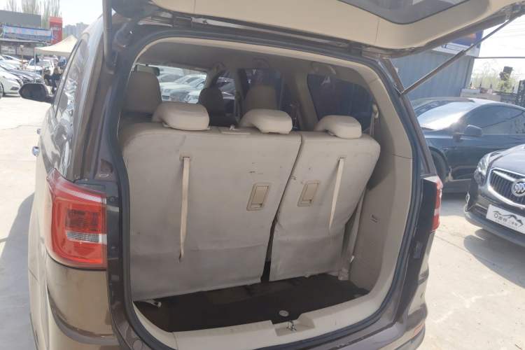 Used Baojun 730 2016 1.5T Manual Comfort Version 7 Seats Trunk