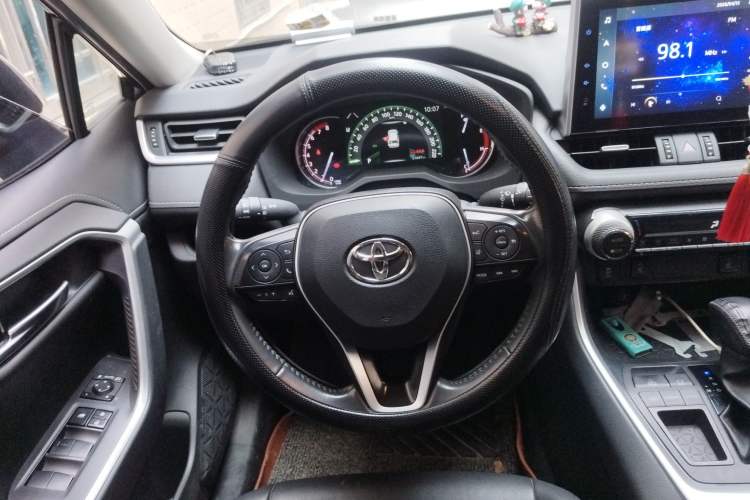 Used Toyota RAV4 2022 2.0L CVT Two-Wheel Drive Fashion Plus Edition Steering Wheel