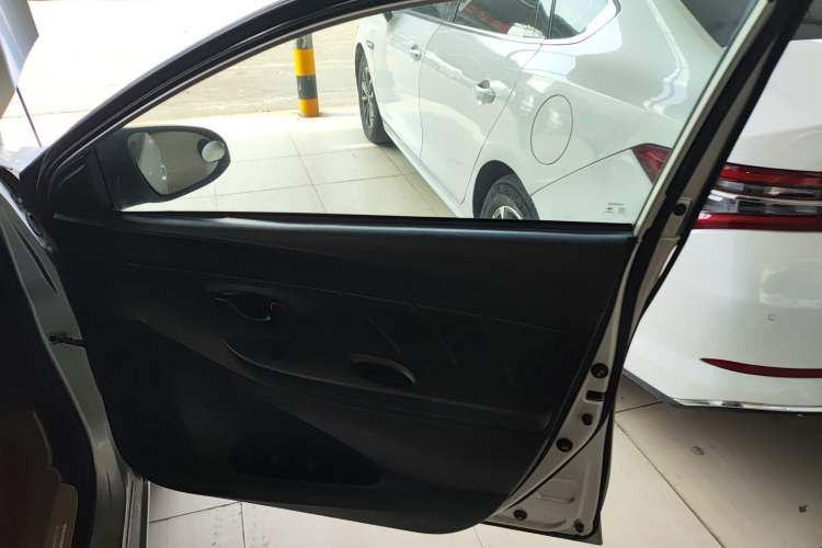 Used Toyota YARiS L  Zhi Xiang 2017 1.5E CVT Dynamic Edition
