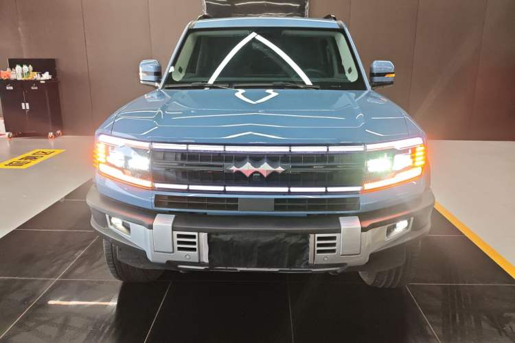 Used Formula Leopard 5 2023 Explore Edition
