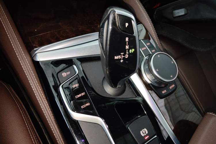 Used BMW 5 Series 2020 525Li Luxury Package