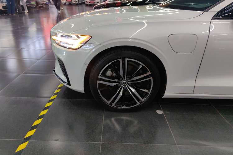 Used Volvo S60 New Energy 2022 T8 eDrive Hybrid All-Wheel Drive Smart & Sporty Edition
