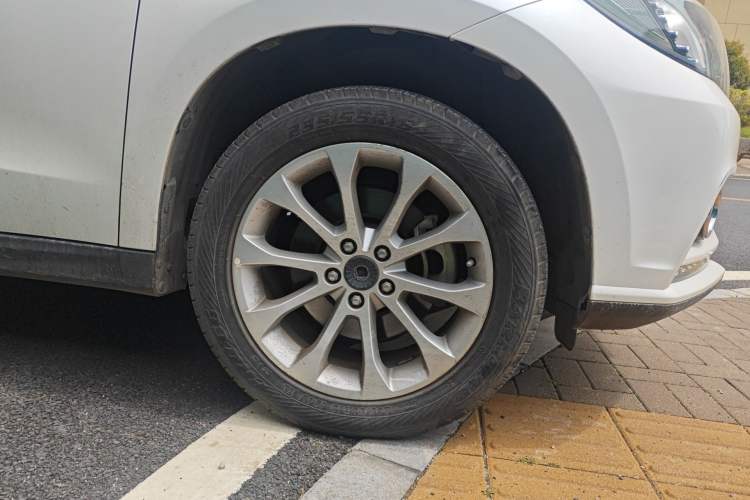 Used Haval H2 2016 Red-Label 1.5T Automatic Two-Wheel Drive Luxury Model Right Front Wheel Hub