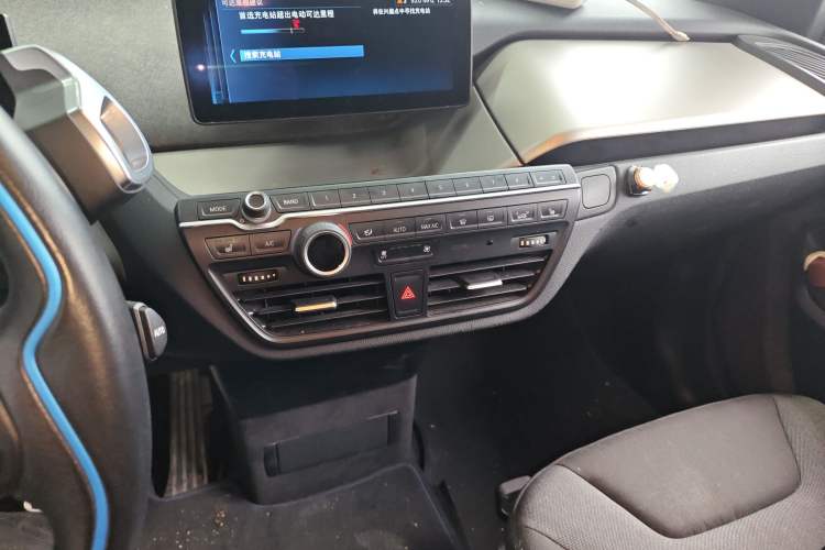 Used BMW i3 2018 Luxury Model Audio And AC Panel