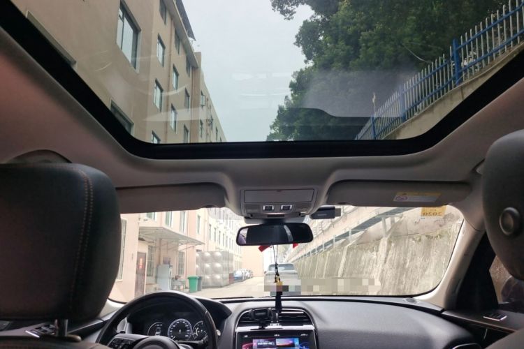 Used Jaguar F-PACE 2016 2.0T Two-Wheel-Drive R-Sport Sport Edition
