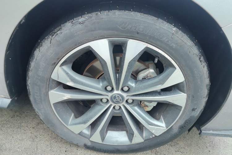 Used Toyota Granvia 2023 2.5L Hybrid Prestige PLUS Edition Right Front Wheel Hub