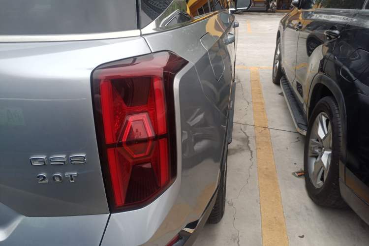 Used GAC Trumpchi GS8 2022 Linghang Series 2.0 TGDI Two-Wheel-Drive Luxury Smart Connectivity Version (7 Seats) Right Rear Taillight