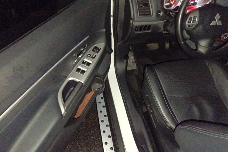 Used Mitsubishi ASX 2016 2.0L CVT Two-Wheel Drive Navigation Edition