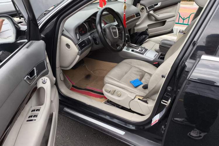 Used Audi A6L 2011 2.0 TFSI automatic Comfort trim
