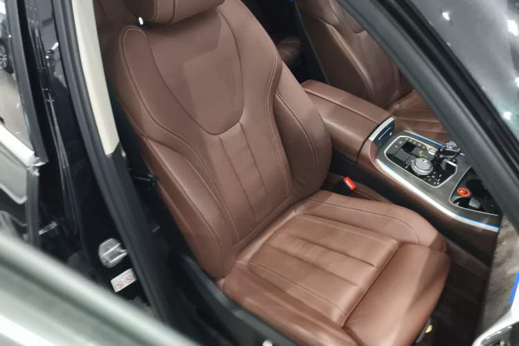 Used BMW X5 2021 xDrive40i M Sport Package Right Front Seat