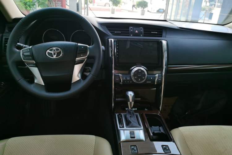 Used Toyota Reiz 2013 2.5V Shangrui Edition Center Console