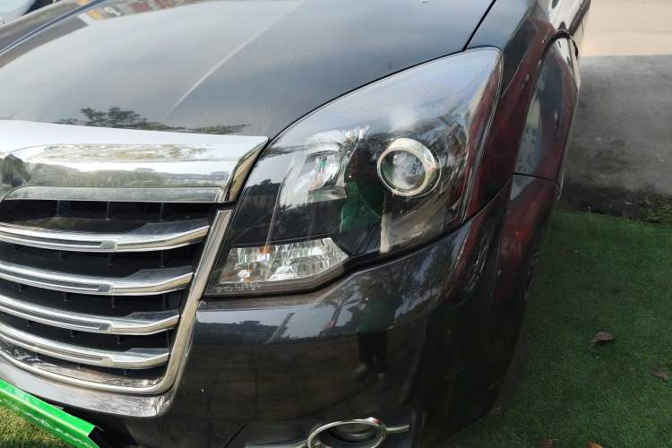 Used Haval H5 Classic 2012 ZhiZun Edition Green & Quiet 2.0T Manual Two-Wheel Drive Comfortable Model
