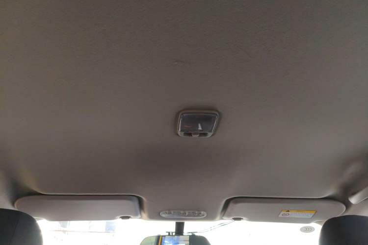 Used Nissan Navara 2019 2.5L Manual Two-Wheel Drive Comfort Version China VI QR25
