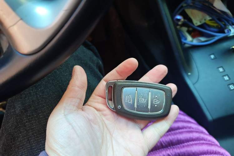 Used Hyundai ix35 2013 2.0L Automatic Two-Wheel Drive Smart GLS China IV Standard