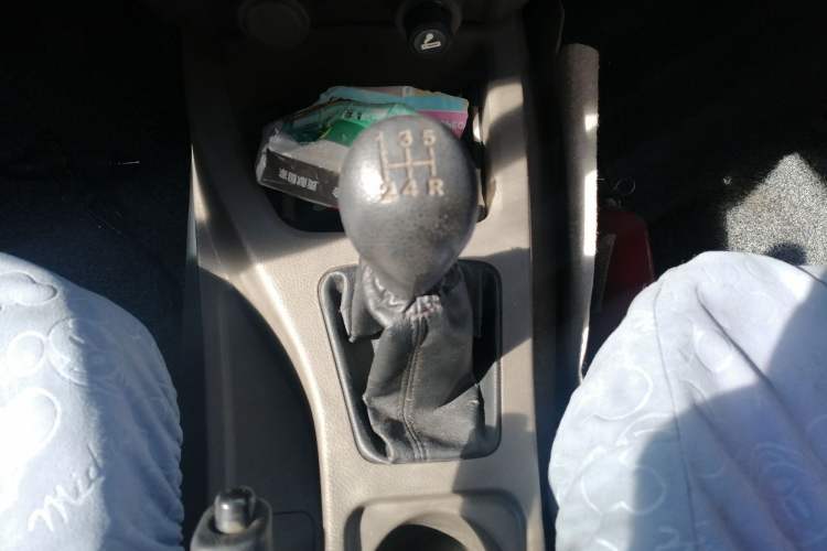 Used Wuling Rongguang V 2015 1.2L Practical Model
