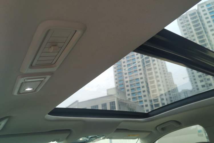 Used GAC Trumpchi GS8 2017 320T Two-Wheel Drive Luxury Smart Connectivity Version (7 Seats)