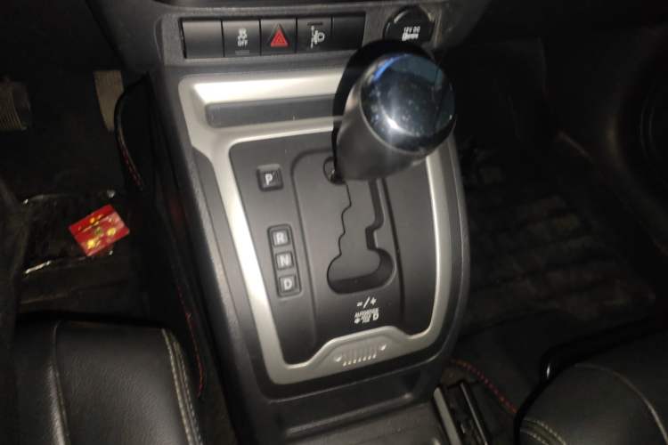 Used Jeep Compass 2013 2.4L four-wheel-drive sport version