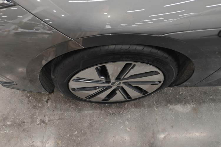 Used Geely Galaxy E8 2024 665 km Range Rear-Drive Starship Long-Range Version