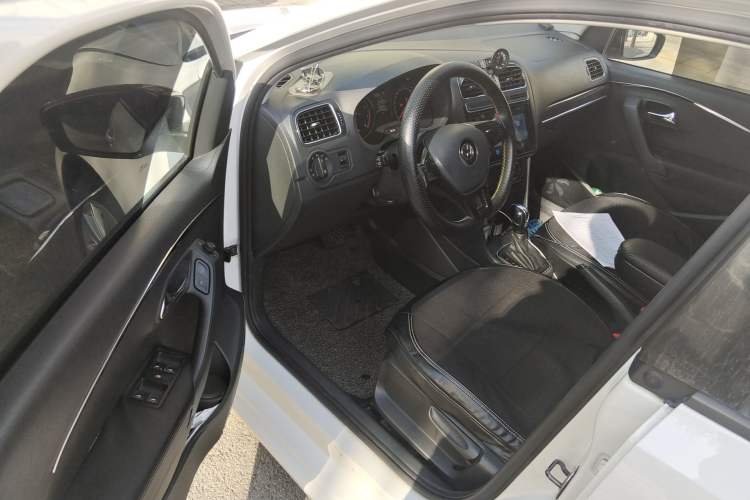 Used Volkswagen Polo 2014 1.4L Automatic Comfort Edition Driver Seat