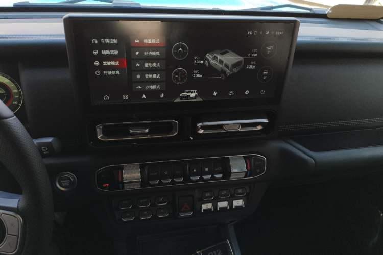 Used 212 T01 2025 2.0T Changfeng
