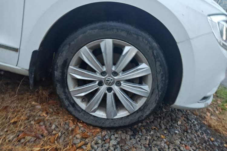 Used Volkswagen Bora 2018 1.5L Automatic Comfort Model Right Front Wheel Hub