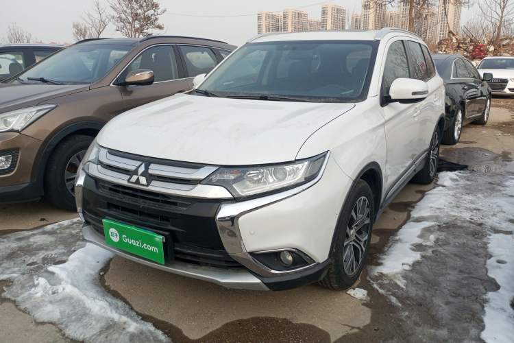 Used Mitsubishi Outlander 2018 2.0L Two-Wheel Drive Glory Edition 5 Seats