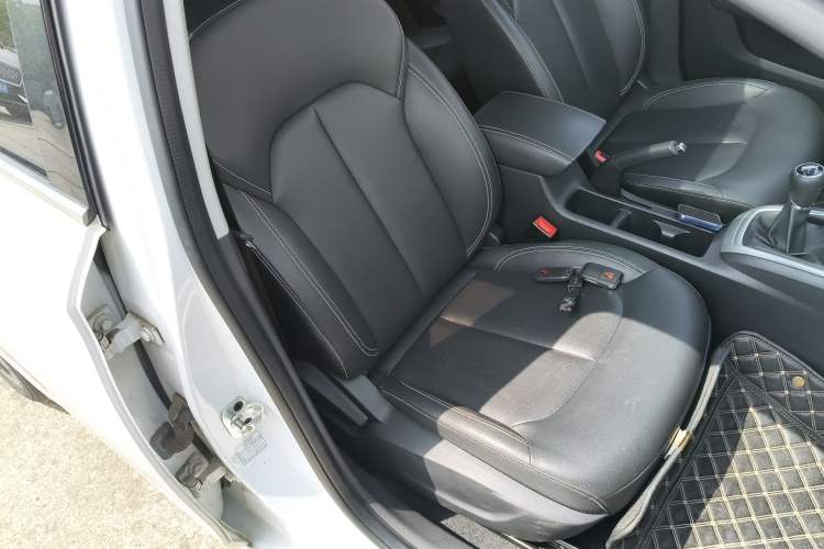 Used Roewe i6 2020 PLUS 1.6L Manual 4G Connect Glory Flagship Edition