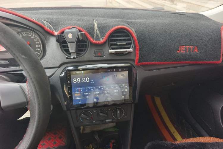 Used Volkswagen Jetta 2015 Zhuihui Edition 1.4L Manual Fashion Model
