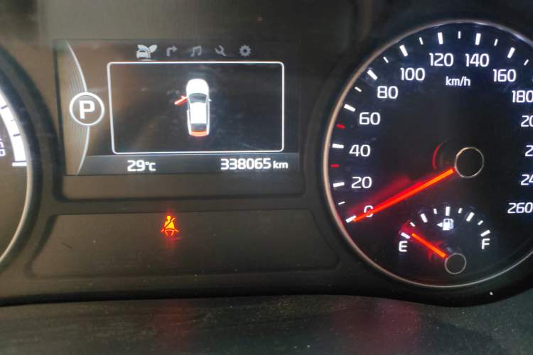 Used Kia K5 2016 2.0L Hybrid GLS Odometer Close Up