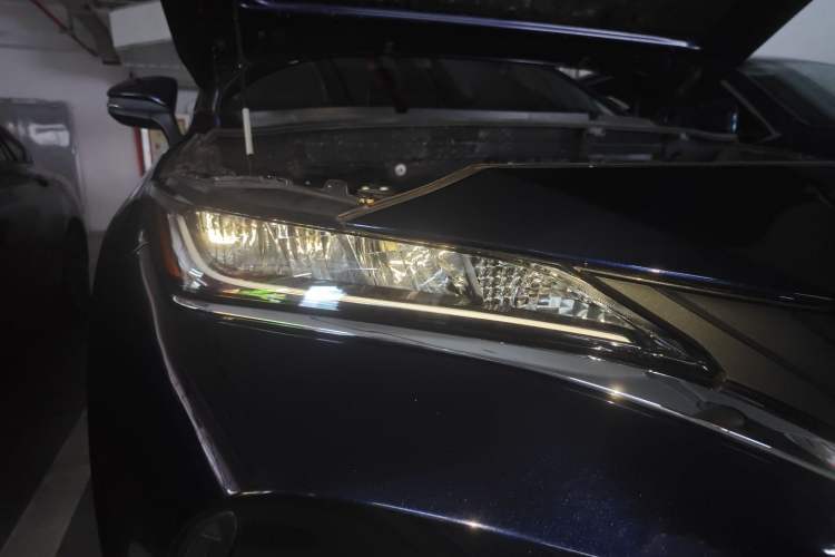 Used Toyota Harrier 2022 Dual-Engine 2.5L CVT Two-Wheel Drive Luxury Edition