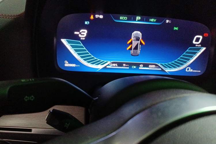 Used BYD Tang New Energy 2018 DM 2.0T All-Wheel Drive Smart Connect Elite 7-Seater China V Emission Standard Odometer Close Up