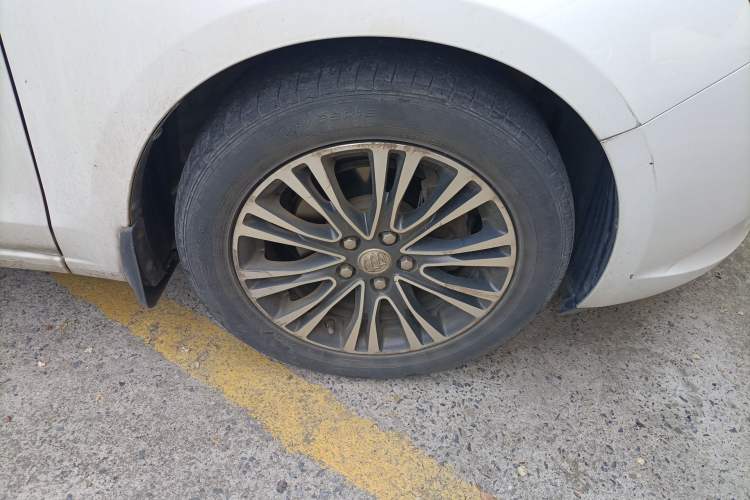 Used Buick GT 2017 18T Dual-Clutch Elite Model Right Front Wheel Hub