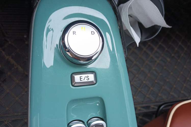 Used CHANGAN NEVO Lumin 2022 210km Sweet Edition Gear Lever