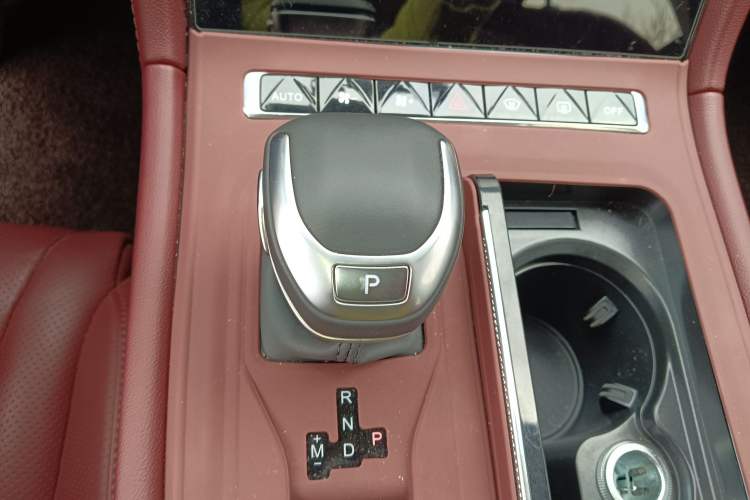 Used Hongqi H5 2024 2.0T Automatic Smart Connect Flagship Edition
