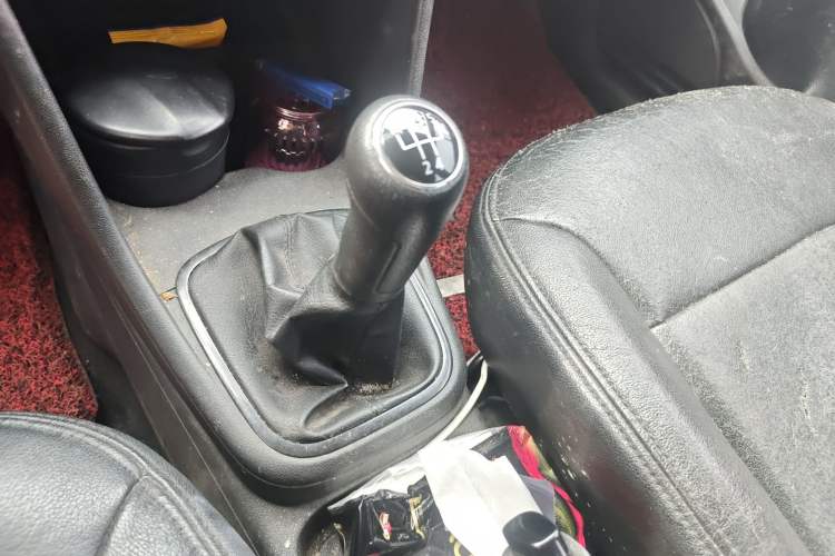 Used Volkswagen Polo 2013 1.4L Manual Fashion Edition Gear Lever