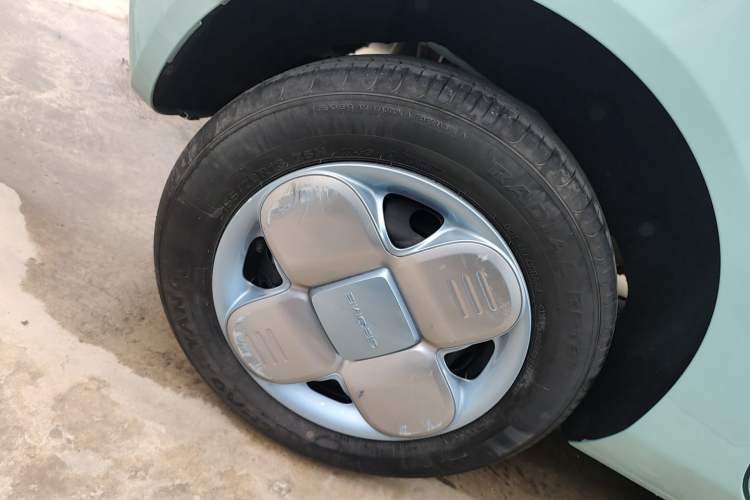 Used Geely Galaxy Panda 2023 Panda Mini 200km Endurance Bear
