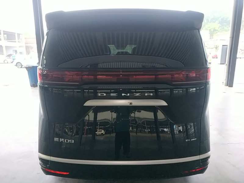 Used Denza D9 2024 EV 600 Four-Wheel-Drive Flagship Model — 5