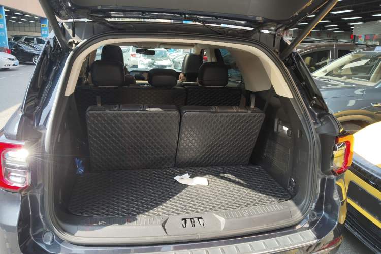 Used Ford Explorer 2023 EcoBoost 285 Four-Wheel Drive Titanium Edition 7-Seater