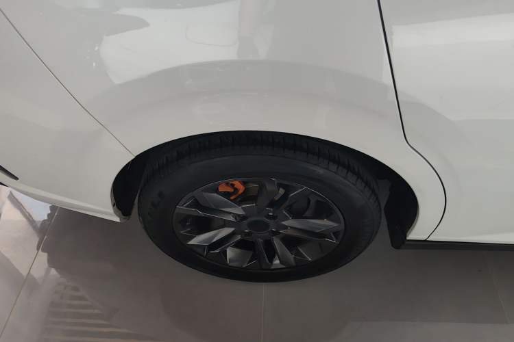 Used Dongfeng Aeolus Yixuan 2023 1.5L Automatic Glory Edition Right Rear Wheel Hub