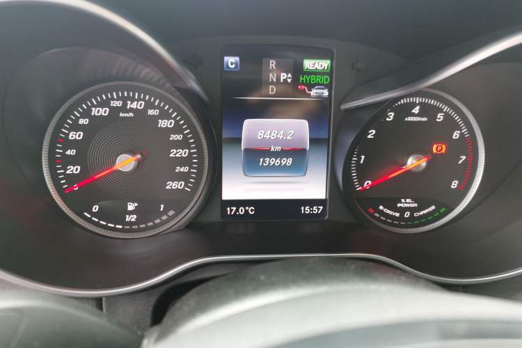 Used Mercedes-Benz C-Class New Energy 2016 C 350 eL Odometer Close Up