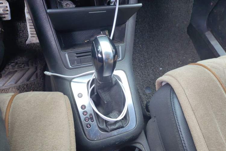 Used Volkswagen Tiguan 2015 1.8TSI Automatic Two-Wheel Drive Trend Edition Gear Lever