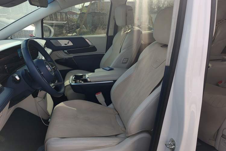 Used Buick Century 2023 2.0T Six-Seater Yinshi Edition