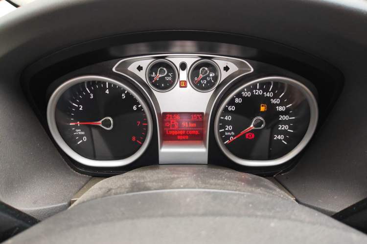 Used Ford Focus 2011 Sedan 1.8L Manual Classic Model
