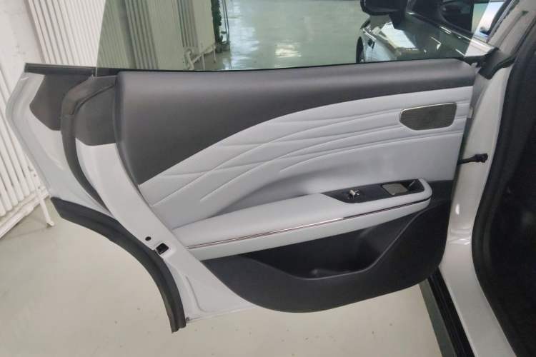 Used Geely Galaxy E8 2025 700 km Long-Range Intelligent Driving Version